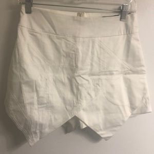 DIAMOND SUPPLY & CO WHITE SKORT